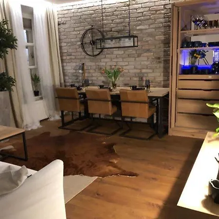 Luxurious Old Town Apartamento *